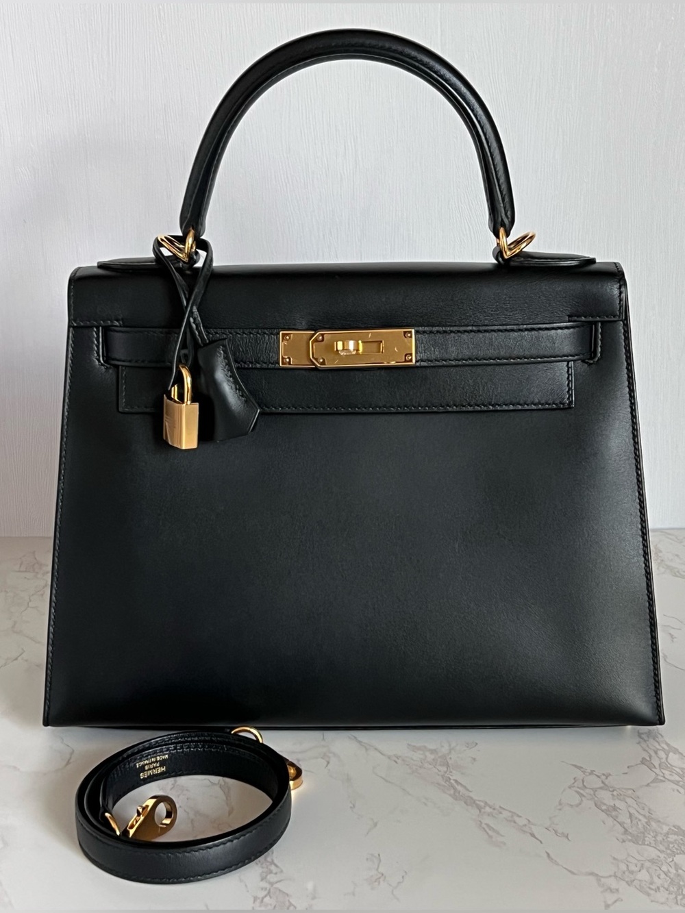 Hermes Kelly Sellier 28 in Noir Sombrero Leather with Gold Hardware D Stamp
